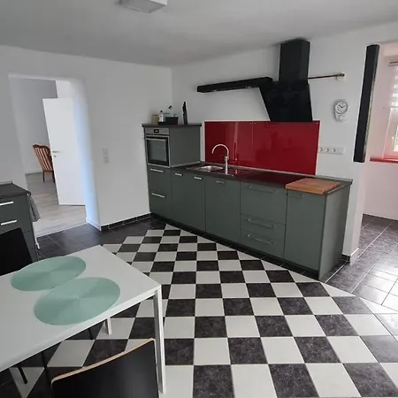 Lavendel, Mit Eigenem Eingang Ein Kleines Haus