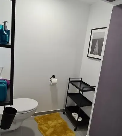 Lavendel, Mit Eigenem Eingang Ein Kleines Haus *