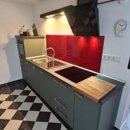 Lavendel, Mit Eigenem Eingang Ein Kleines Haus