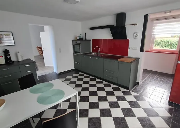 Lavendel, Mit Eigenem Eingang Ein Kleines Haus