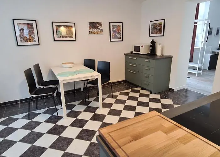 Lavendel, Mit Eigenem Eingang Ein Kleines Haus شقة