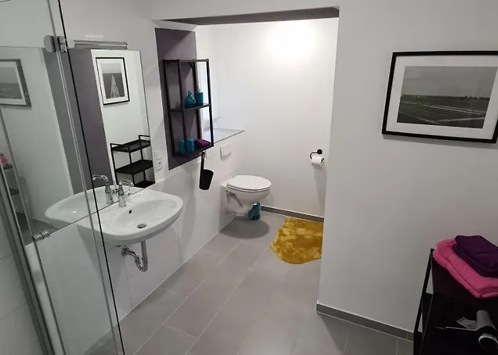 Lavendel, Mit Eigenem Eingang Ein Kleines Haus شقة