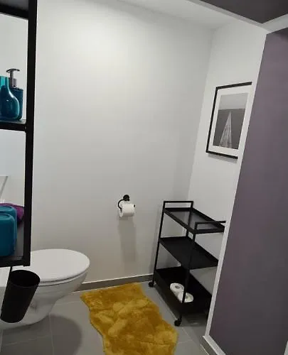 Lavendel, Mit Eigenem Eingang Ein Kleines Haus *